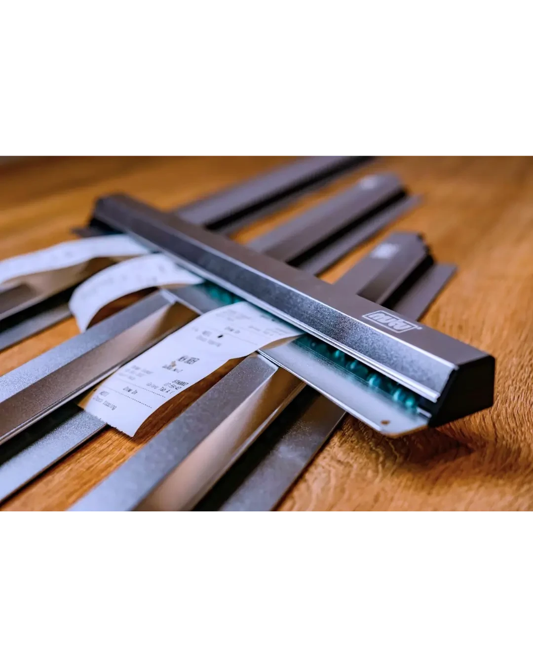 Slip Rail Aluminium 900mm Area Dapur Tampung Nota Order | Mutu PBH-900A - 4563