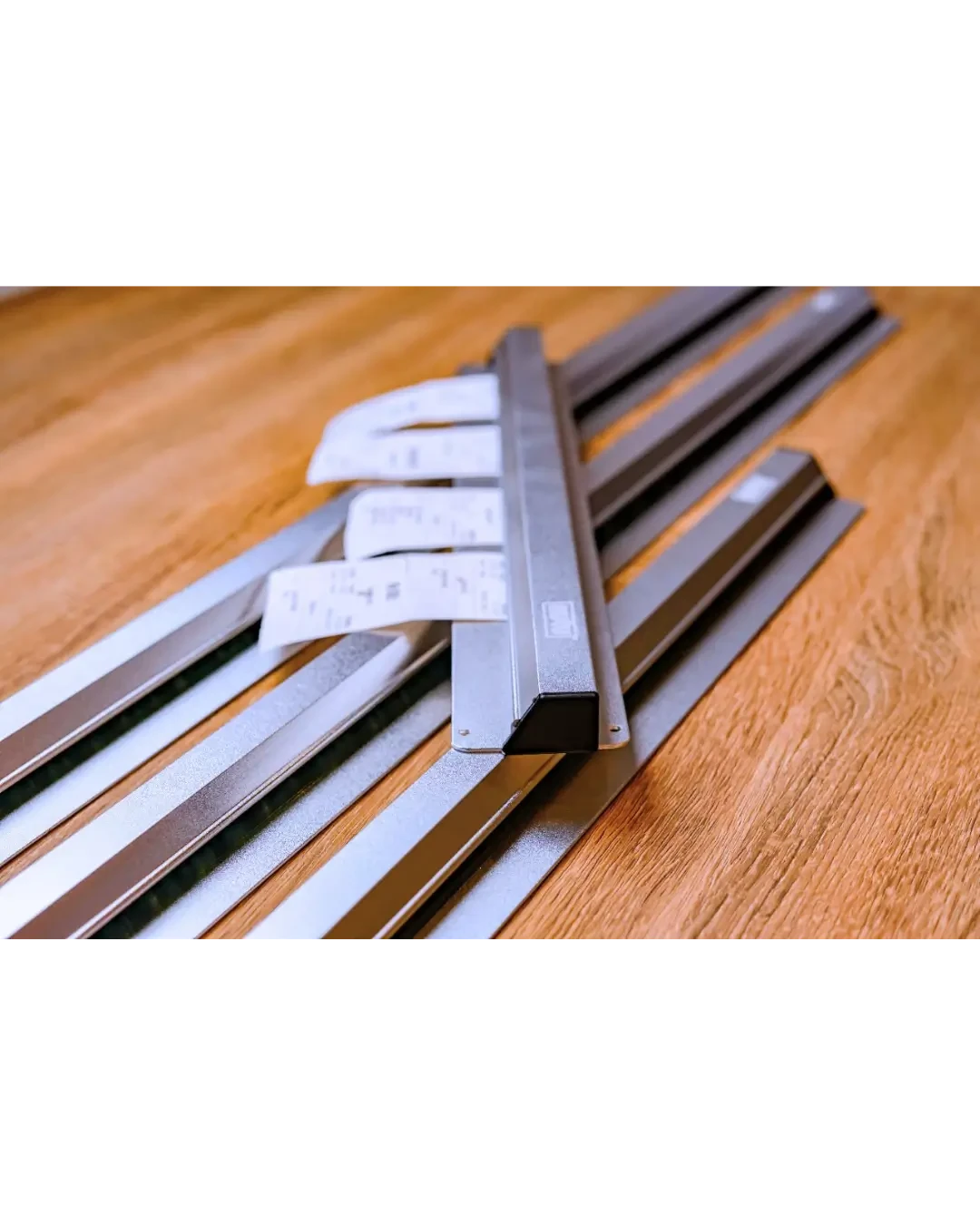 Slip Rail Aluminium Wide 900mm Area Dapur Penjepit Nota Stabil | Mutu PBH-900AW - 4595